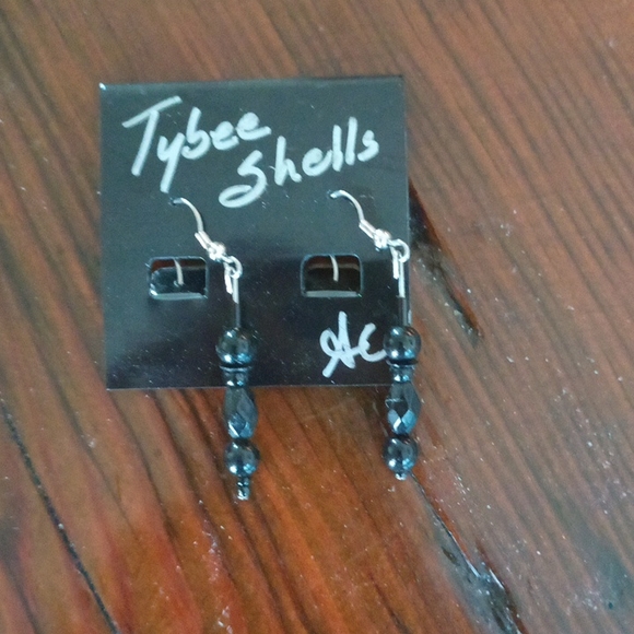 Earrings - Picture 1 of 1